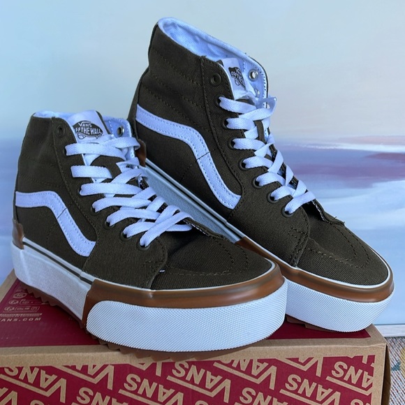 Vans WMNS Sk8-Hi Tapered
Canvas Dark Olive
VN0005U2D0L
Platforms Sneakers - Picture 5 of 16